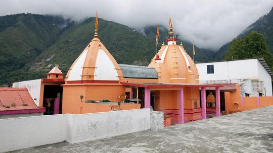 Take a scenic Drive to Sudhmahadev Temple
