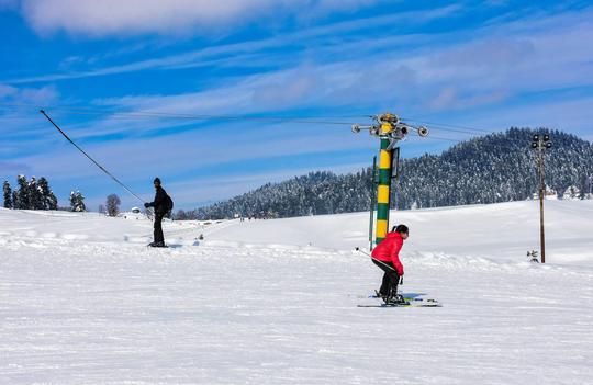 Try Skiing at Madhatop