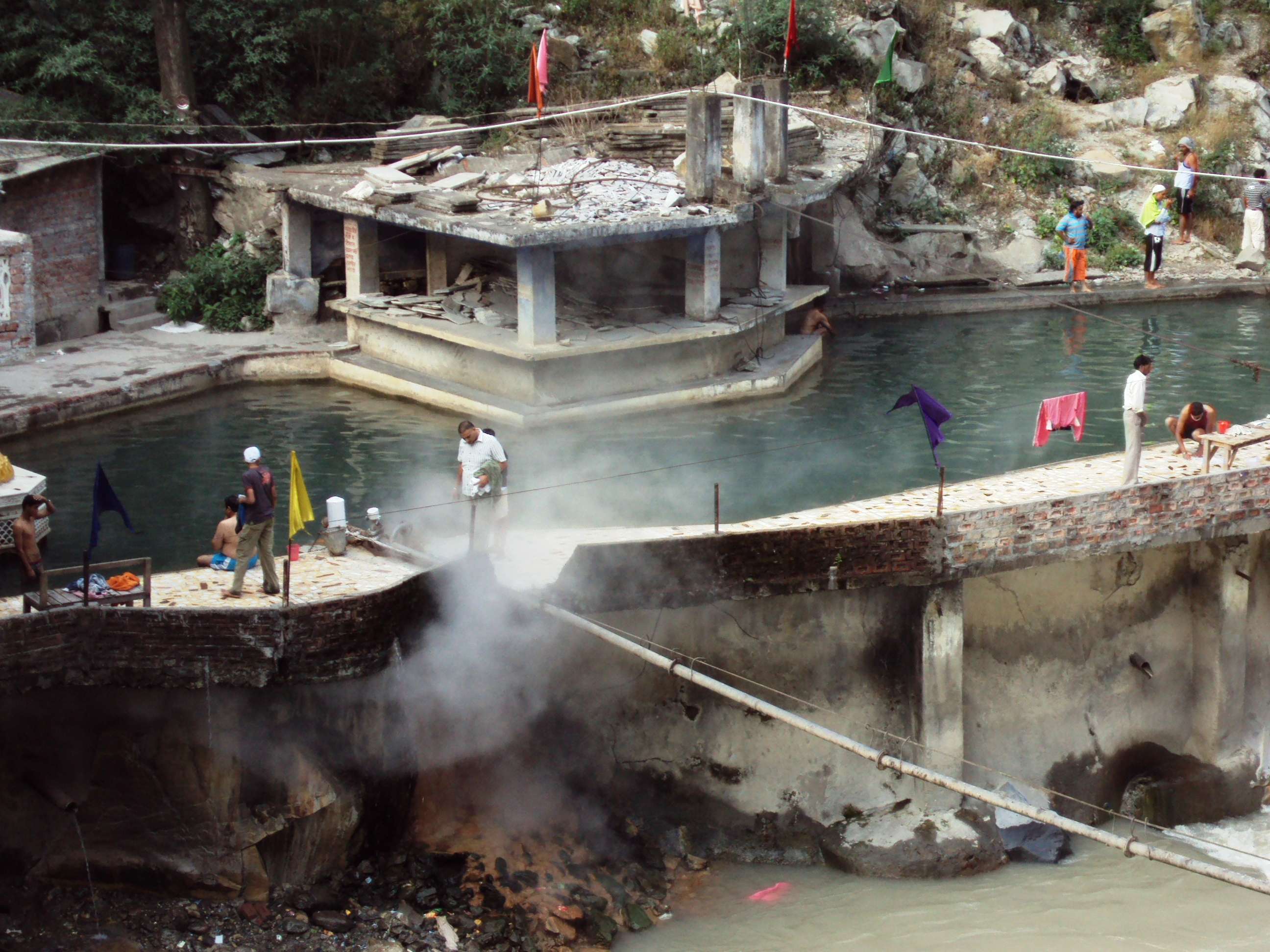 Take A Dip In Manikaran Sahib’s Hot Springs
