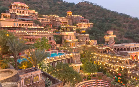Neemrana, Rajasthan (122 km)