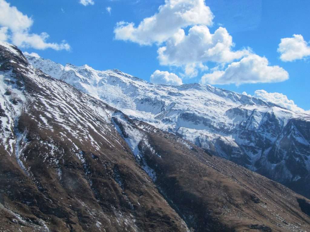 Experience Kheerganga’s winter trek