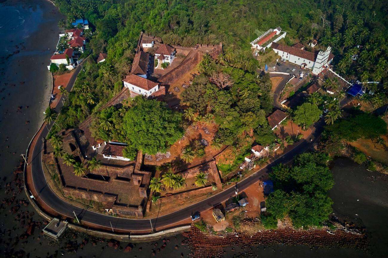 Enjoy the River Viewpoint of the Reis Magos Fort