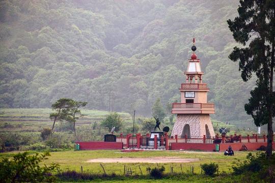 Kiang Nangbah Monument