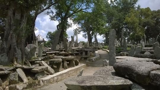 Stone Memorial of U-Maw Thodur-Briew