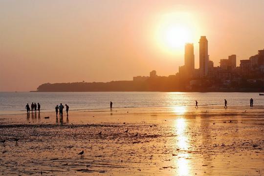 Enjoy Sunset Views And Food Stalls At Girgaum Chowpatty