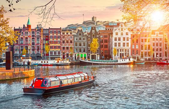 Explore Amsterdam with a Hop-on Hop-off Bus & Boat tour