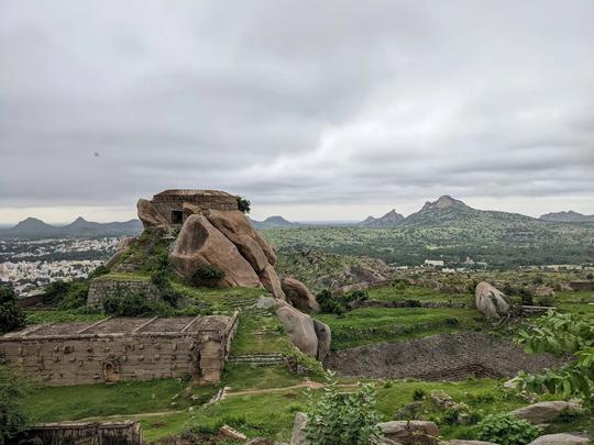 Madhugiri Fort Trek, Tumkur – 105 km from Bangalore