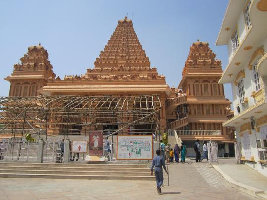 Chhatarpur Temple